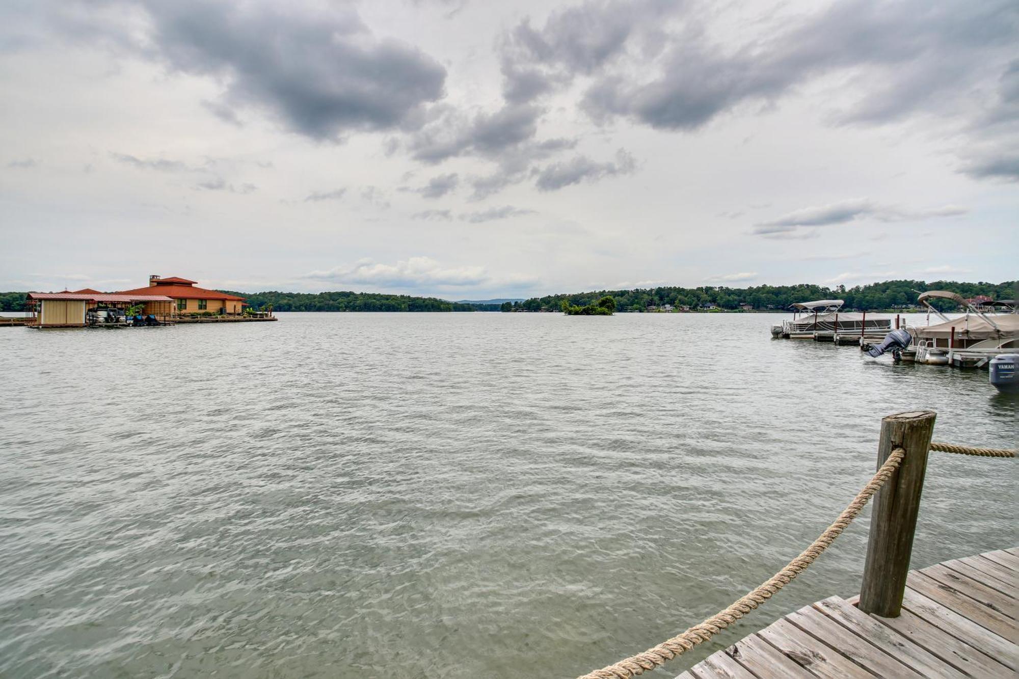 Spacious Hot Springs Penthouse Stunning Lake View Bagian luar foto