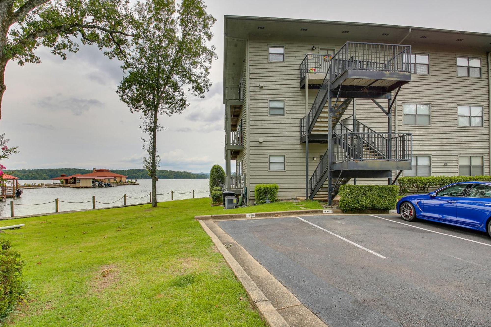 Spacious Hot Springs Penthouse Stunning Lake View Bagian luar foto